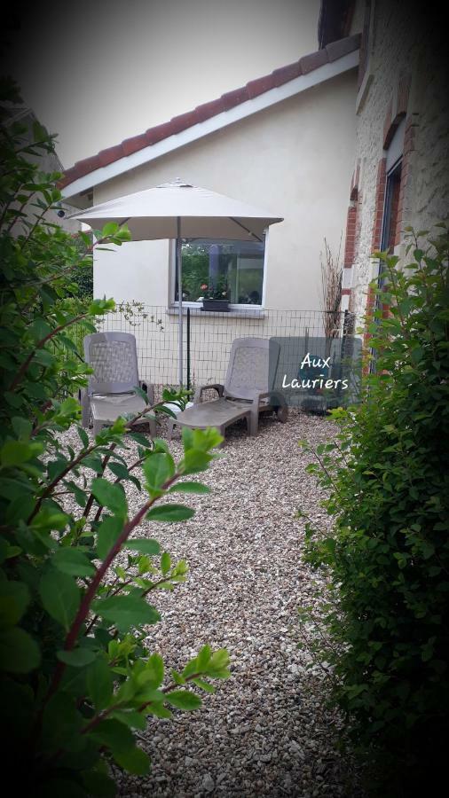 Gite Aux Lauriers Lacroix-sur-Meuse Exterior photo